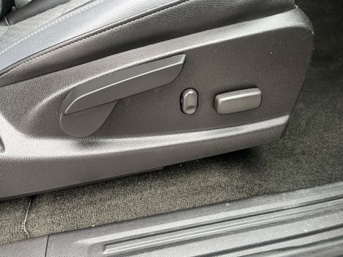 Used 2016 Chevrolet Colorado Z71 image 19