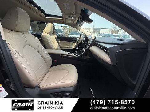 Used 2019 Toyota Avalon Limited image 31