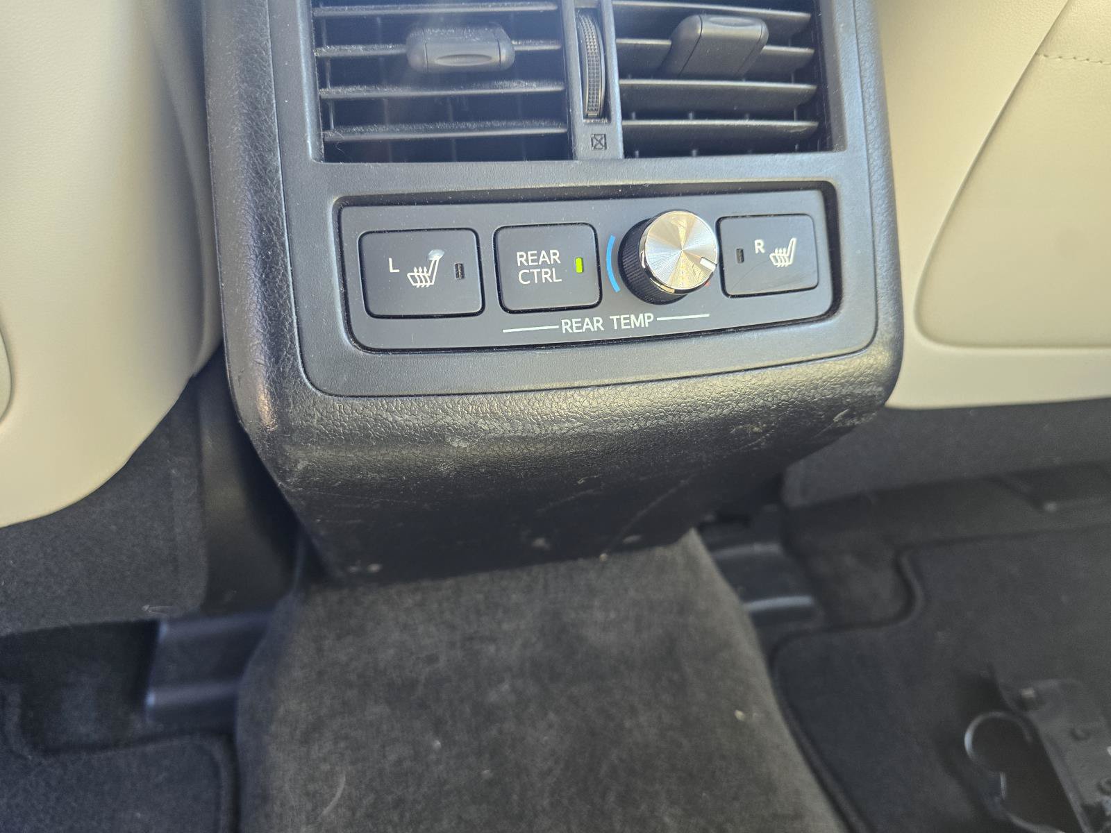 Used 2013 Toyota Avalon Limited FWD image 10