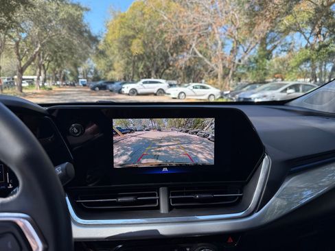 Used 2025 Chevrolet Trax LT w/ LT Convenience Package image 21