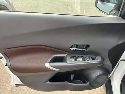 Used 2023 Nissan Kicks SR FWD image 15