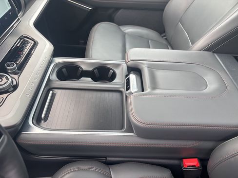 Used 2025 Ford Expedition Active image 23