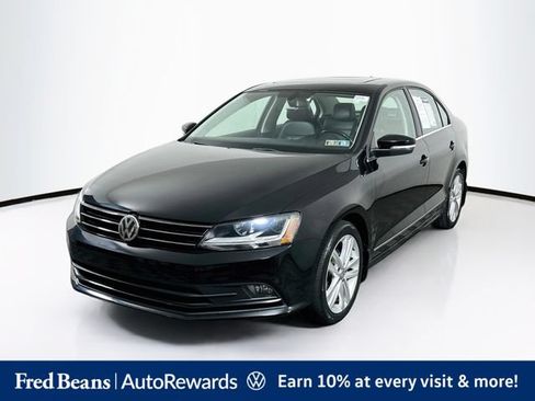 Used 2017 Volkswagen Jetta SEL FWD image 3