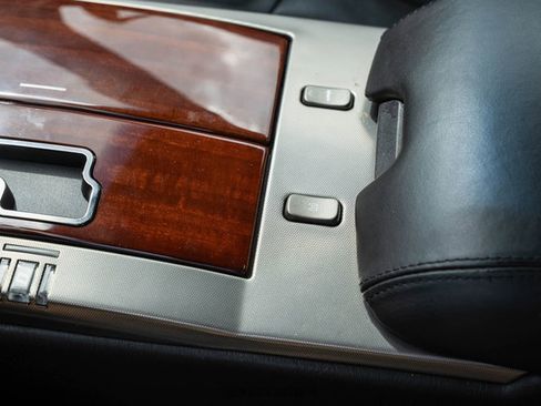 Used 2006 Cadillac XLR RWD image 77