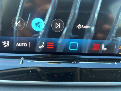 New 2026 Volkswagen Tiguan SE image 26