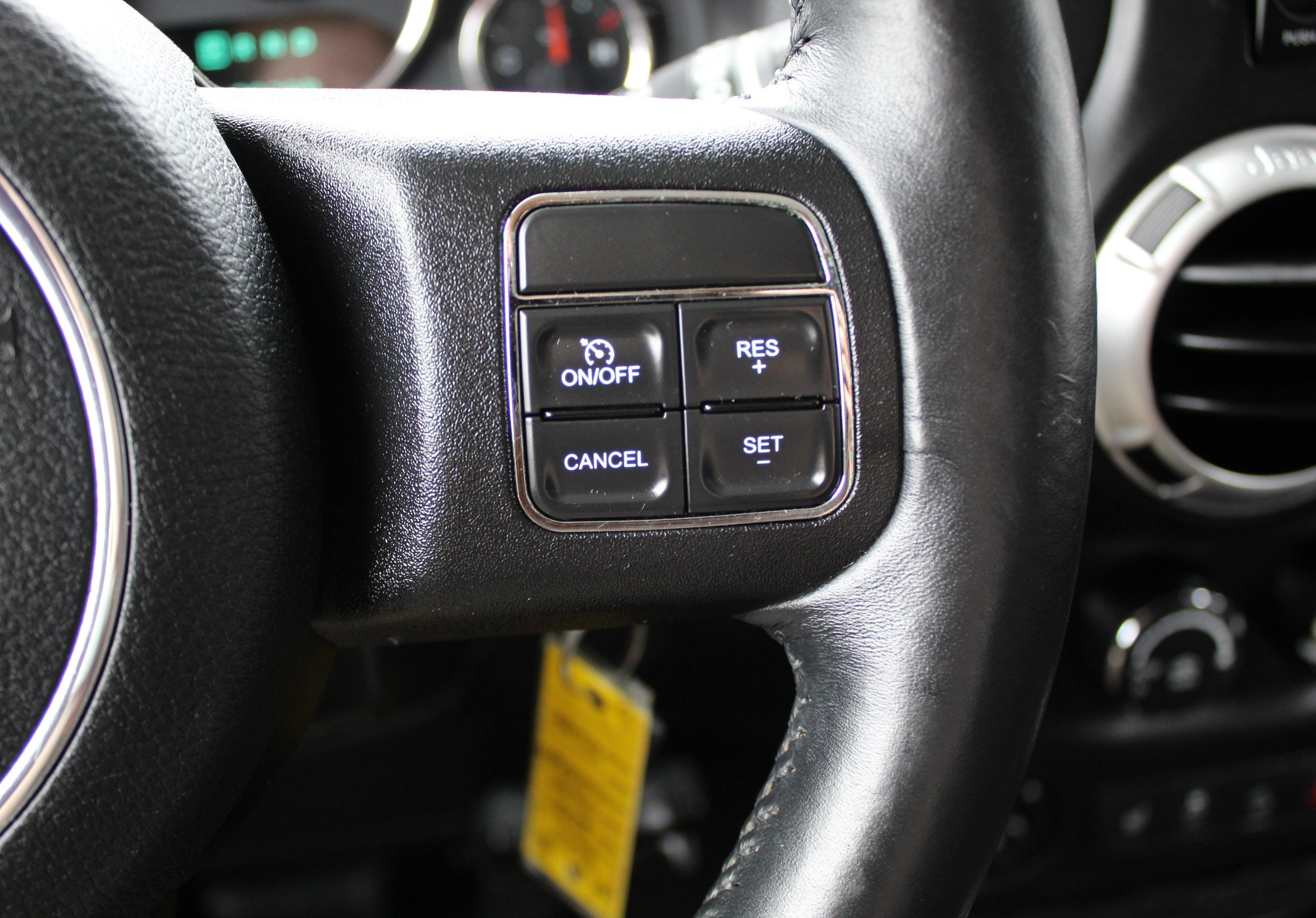 Used 2012 Jeep Wrangler Unlimited Sahara w/ Connectivity Group AWD/4WD image 28
