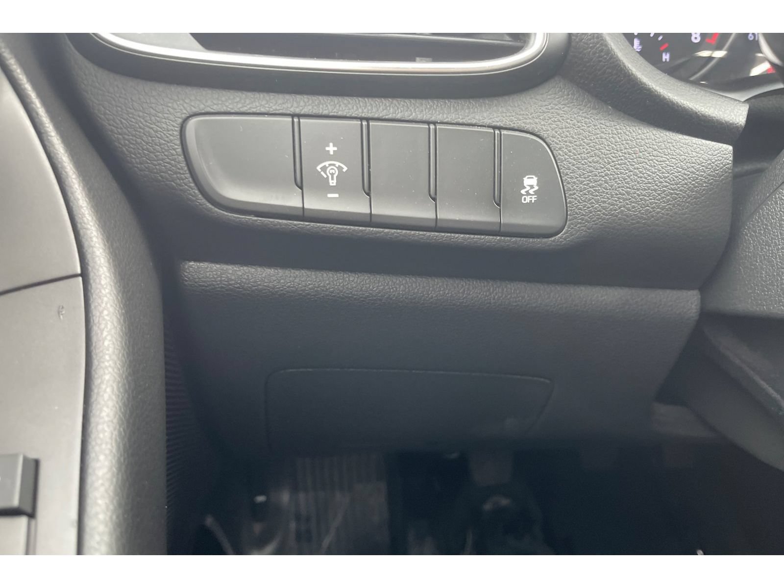Used 2018 Hyundai Elantra GT FWD image 38
