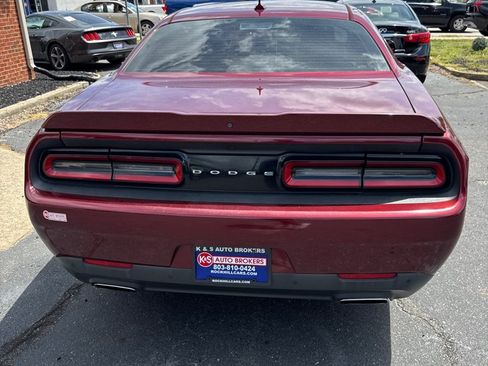 Used 2017 Dodge Challenger SXT Plus RWD image 4