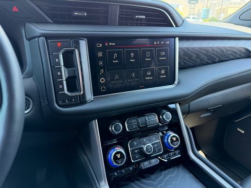 Used 2024 GMC Yukon XL Denali w/ Denali Reserve Package AWD/4WD image 15
