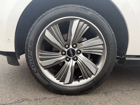 Used 2019 Lincoln Navigator Reserve image 38