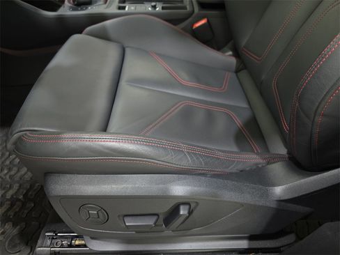 Certified 2025 Audi Q3 2.0T Premium Plus w/ Premium Plus Package image 32