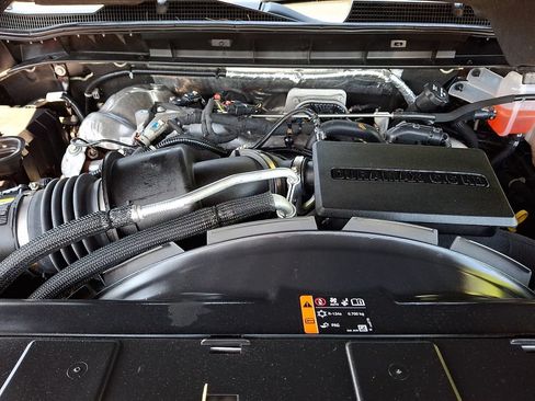Used 2025 Chevrolet Silverado 2500 LTZ AWD/4WD image 32