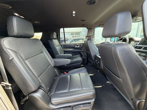 Used 2021 Chevrolet Suburban Z71 w/ Z71 Off-Road Package AWD/4WD image 5