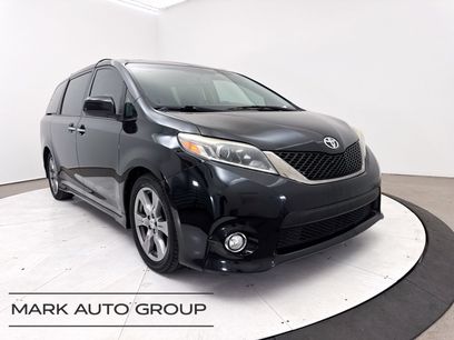 Used 2017 Toyota Sienna SE Premium