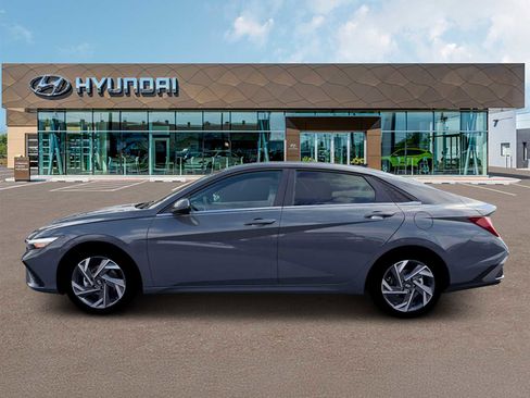 New 2026 Hyundai Elantra Limited FWD image 3