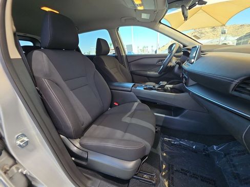 Used 2024 Nissan Rogue S FWD image 29