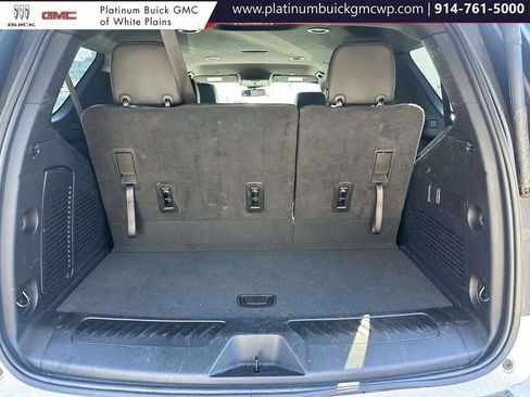 Used 2024 GMC Yukon SLT image 12