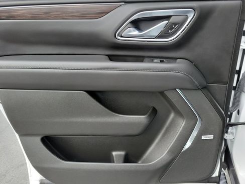 Used 2023 Chevrolet Suburban Z71 image 17