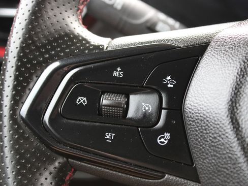 Used 2024 Chevrolet TrailBlazer RS image 29