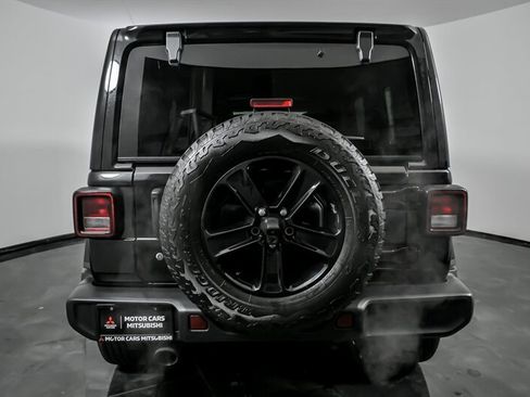 Used 2019 Jeep Wrangler Unlimited Sahara image 9