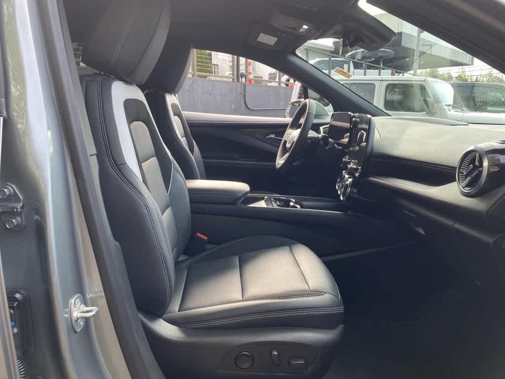 Used 2024 Chevrolet Blazer EV LT AWD/4WD image 18