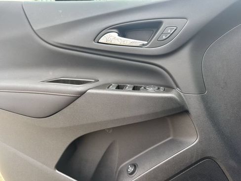 Used 2023 Chevrolet Equinox RS AWD/4WD image 21