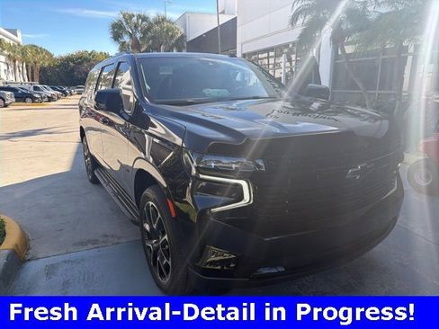 Used 2023 Chevrolet Suburban RST w/ Luxury Package image 1