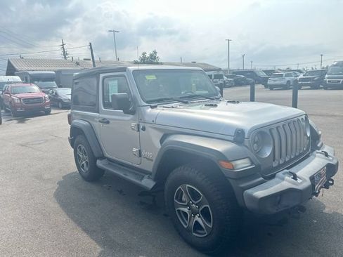 Used 2018 Jeep Wrangler Sport AWD/4WD image 11