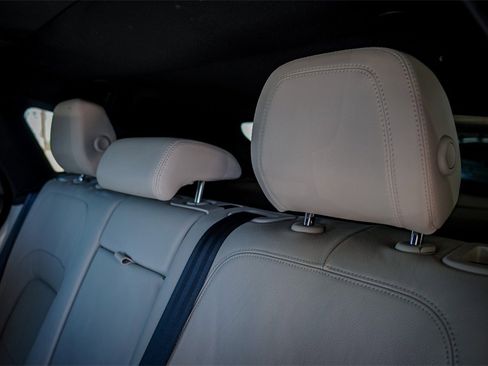 Used 2022 Jaguar F-PACE S image 31