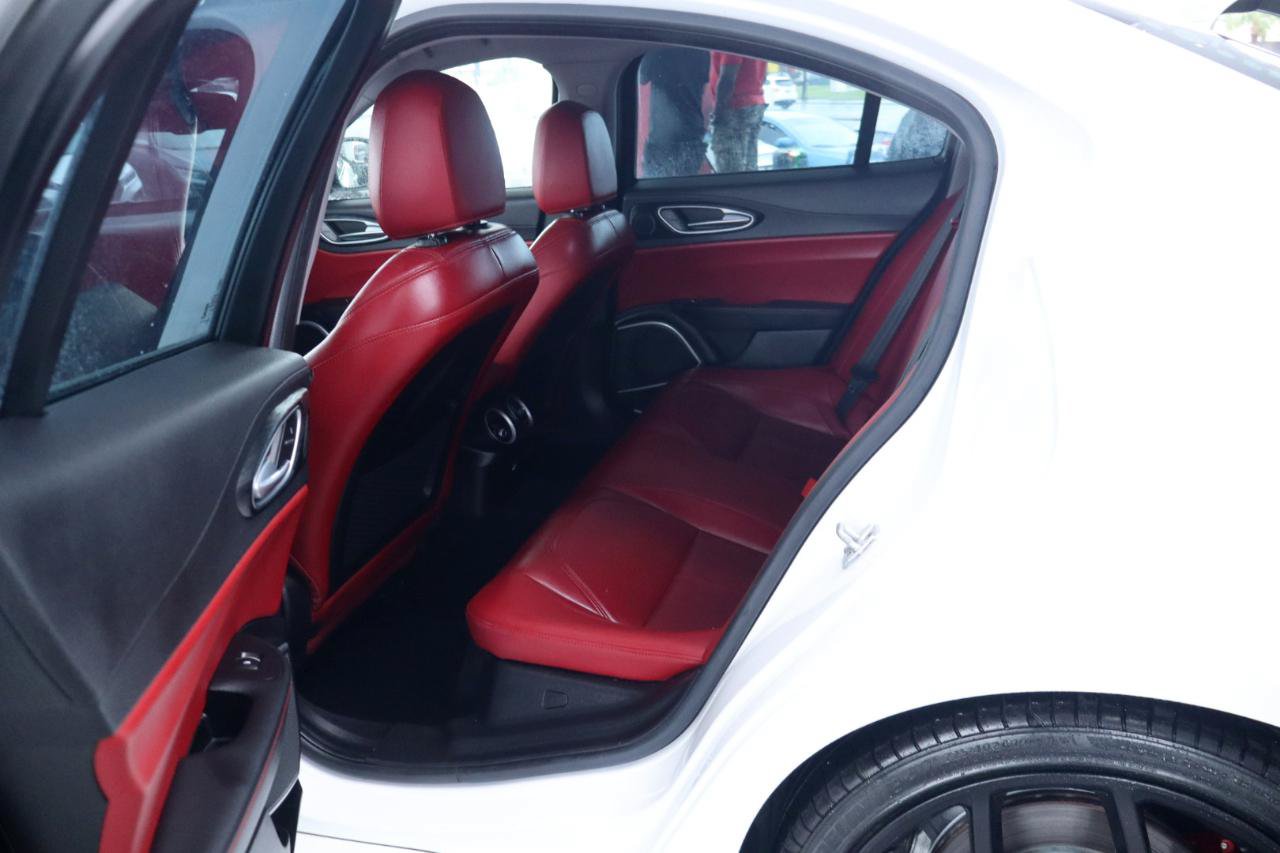 Used 2019 Alfa Romeo Giulia w/ Quick Order Package 22K Sport RWD image 29