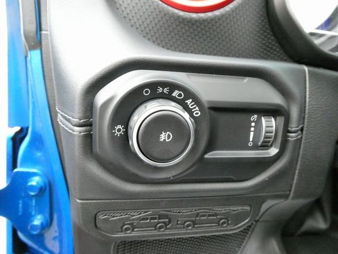 Used 2024 Jeep Wrangler Unlimited Rubicon w/ Technology Group image 24