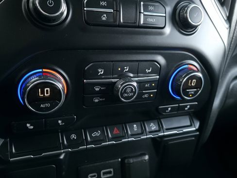 Used 2019 Chevrolet Silverado 1500 LT Trail Boss w/ Convenience Package image 19