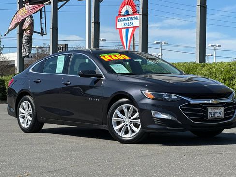 Used 2023 Chevrolet Malibu LT image 2