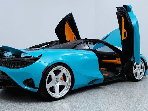 Used 2024 McLaren 750S Spider image 11