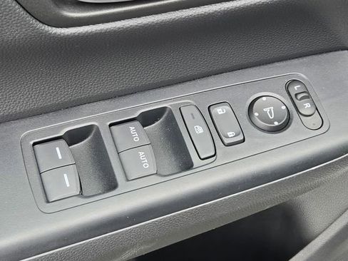 Used 2024 Honda CR-V EX image 17