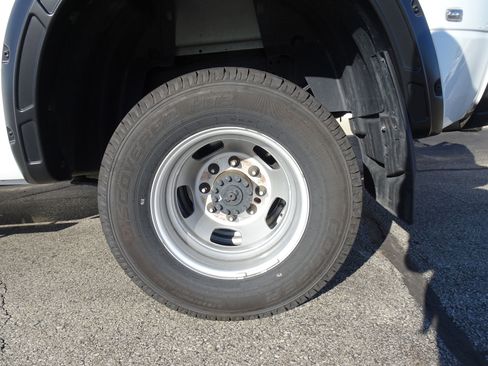 Used 2024 RAM 3500 Tradesman image 28