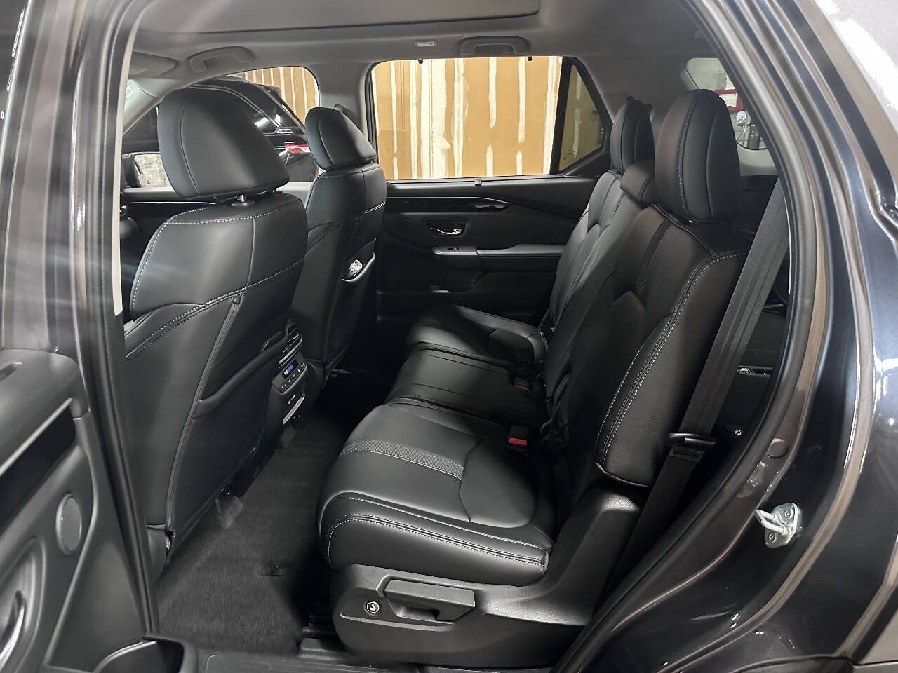Used 2023 Honda Pilot Touring image 7