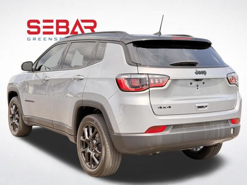 Used 2023 Jeep Compass Latitude AWD/4WD image 10