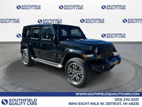 Used 2022 Jeep Wrangler Unlimited Sahara AWD/4WD image 1