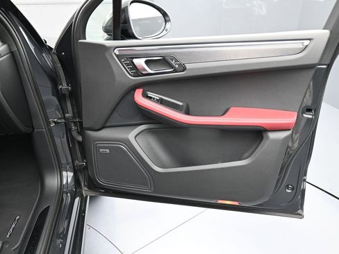 Certified 2023 Porsche Macan GTS image 29