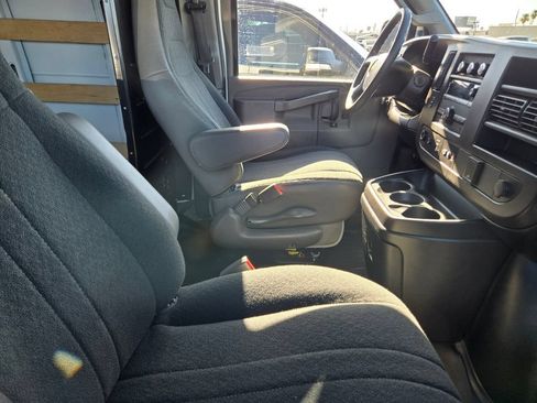 Used 2020 Chevrolet Express 2500 w/ Driver Convenience Package RWD image 4