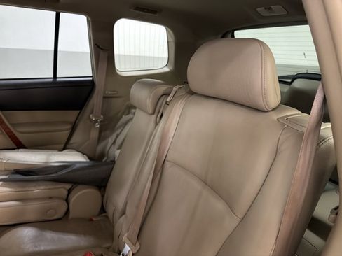Used 2008 Toyota Highlander Limited AWD/4WD image 7
