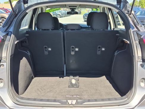Used 2022 Nissan Kicks S FWD image 19