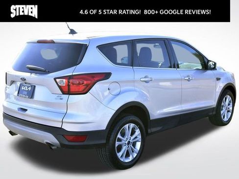 Used 2019 Ford Escape SE image 4
