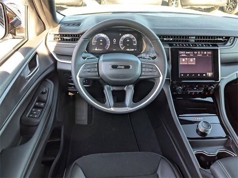 New 2025 Jeep Grand Cherokee L Altitude image 26