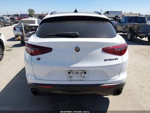 Used 2019 Alfa Romeo Stelvio Ti Sport w/ Quick Order Package 22S Sport AWD/4WD image 16