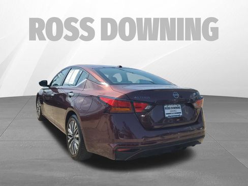 Used 2024 Nissan Altima 2.5 SV FWD image 6