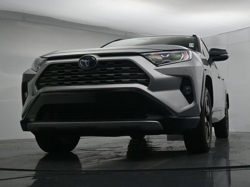 Used 2019 Toyota RAV4 XSE w/ XSE Weather Package AWD/4WD image 19