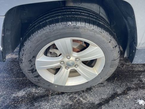 Used 2015 Jeep Patriot Latitude image 24