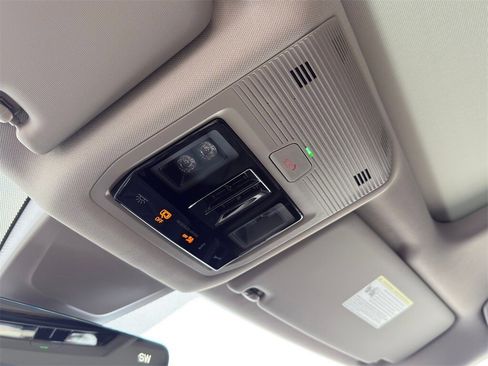 New 2026 Volkswagen Atlas SE image 21